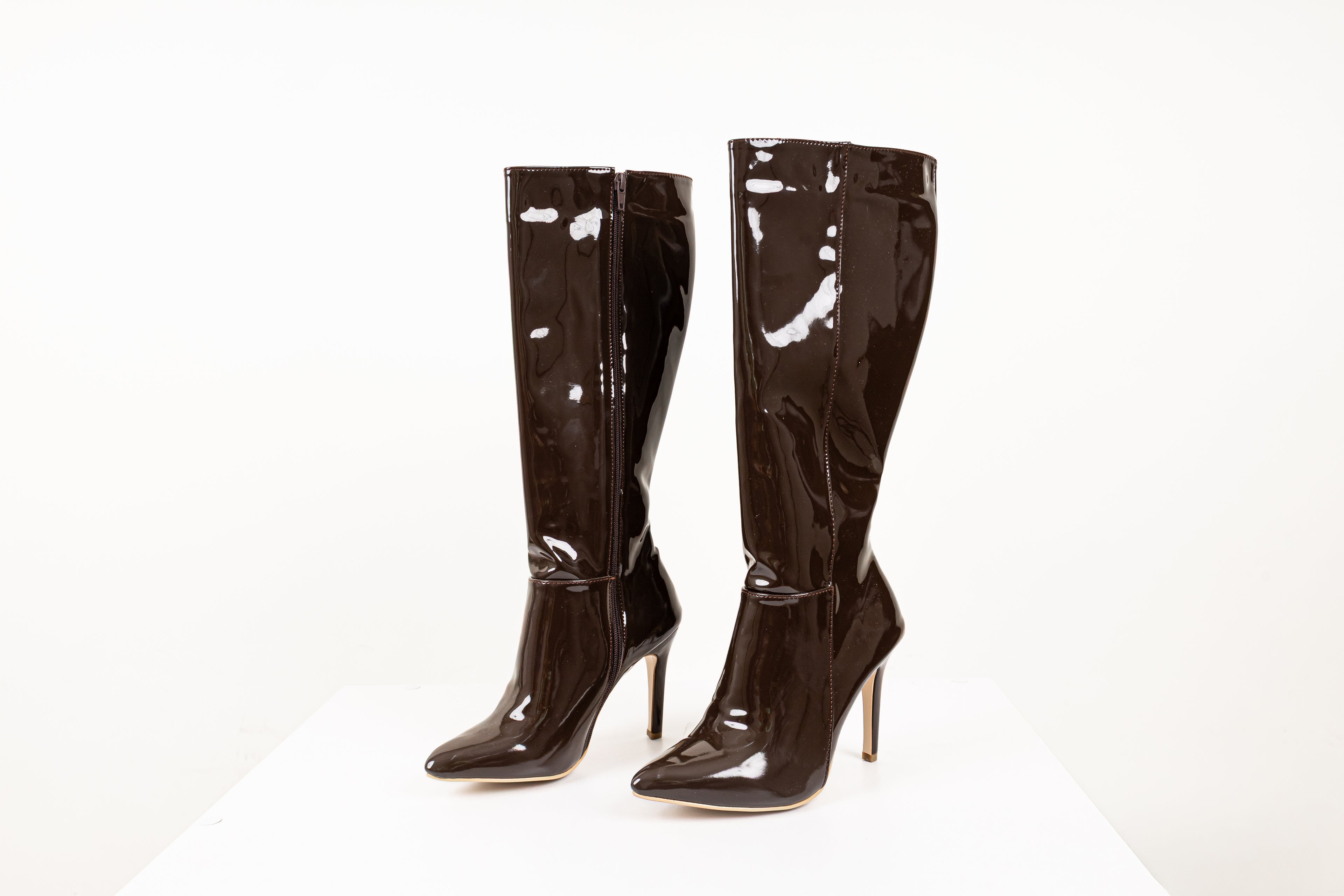 Bota chocolate charol