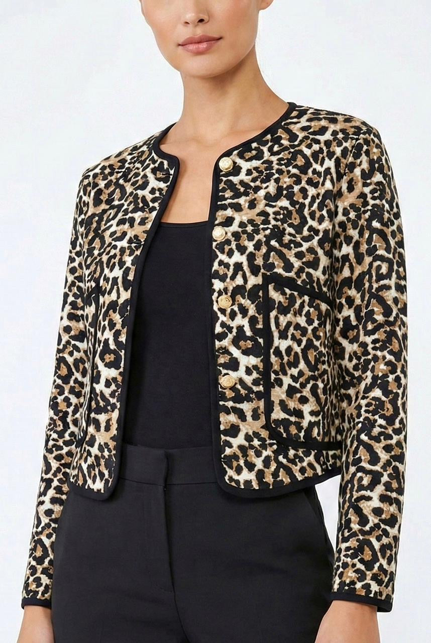 Saco Animal Print con Botones Dorados.